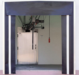 Andockstation mit Elevator, Rolltor und Torabdichtung